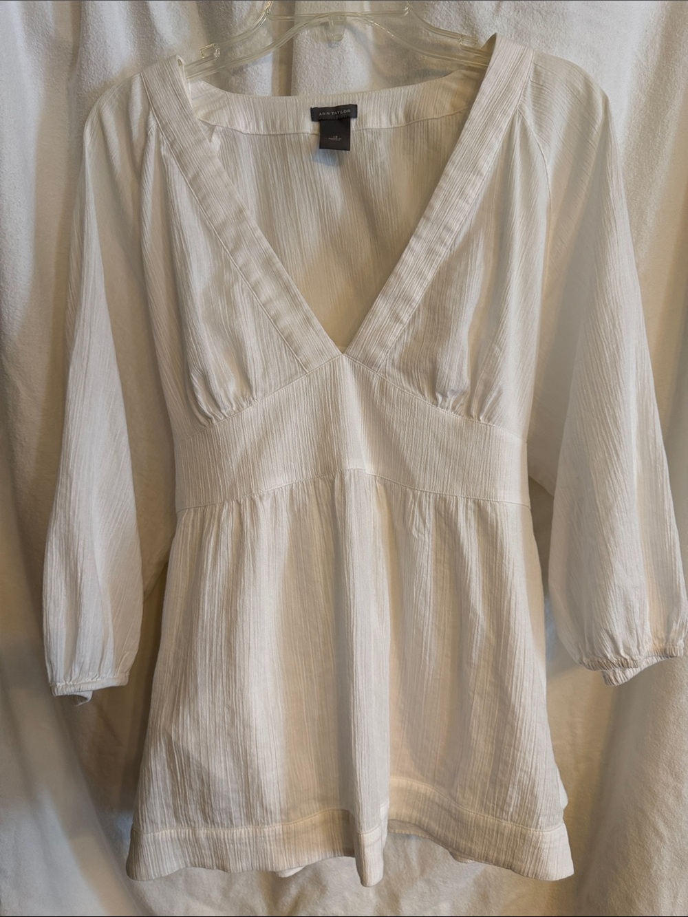 Ann Taylor White V-Neck Textured Peasant Tunic